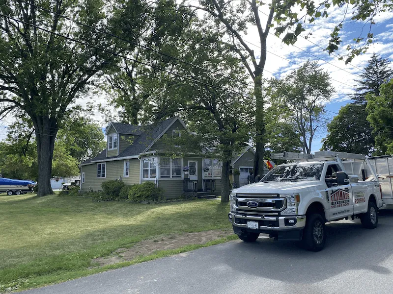 Scotia NY — 18-square Owens Corning Williamsburg Gray — Ultimate Roofing